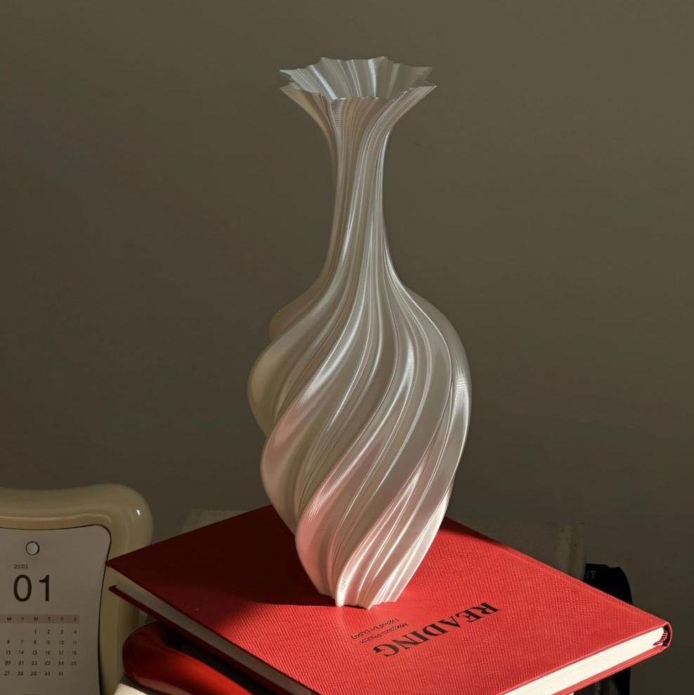 White Elegant 3D-Printed Swirl Flower Vase