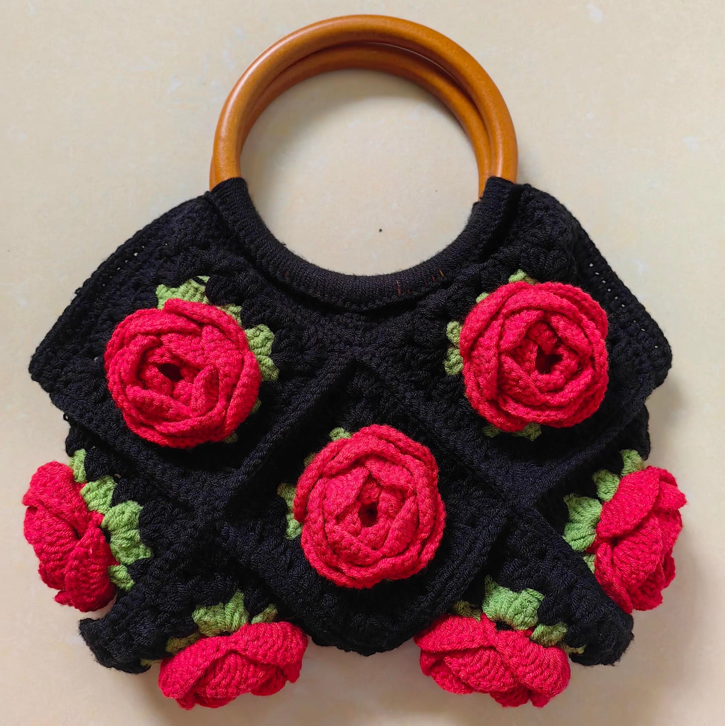 Finished work - Vintage crocheted rose handbag